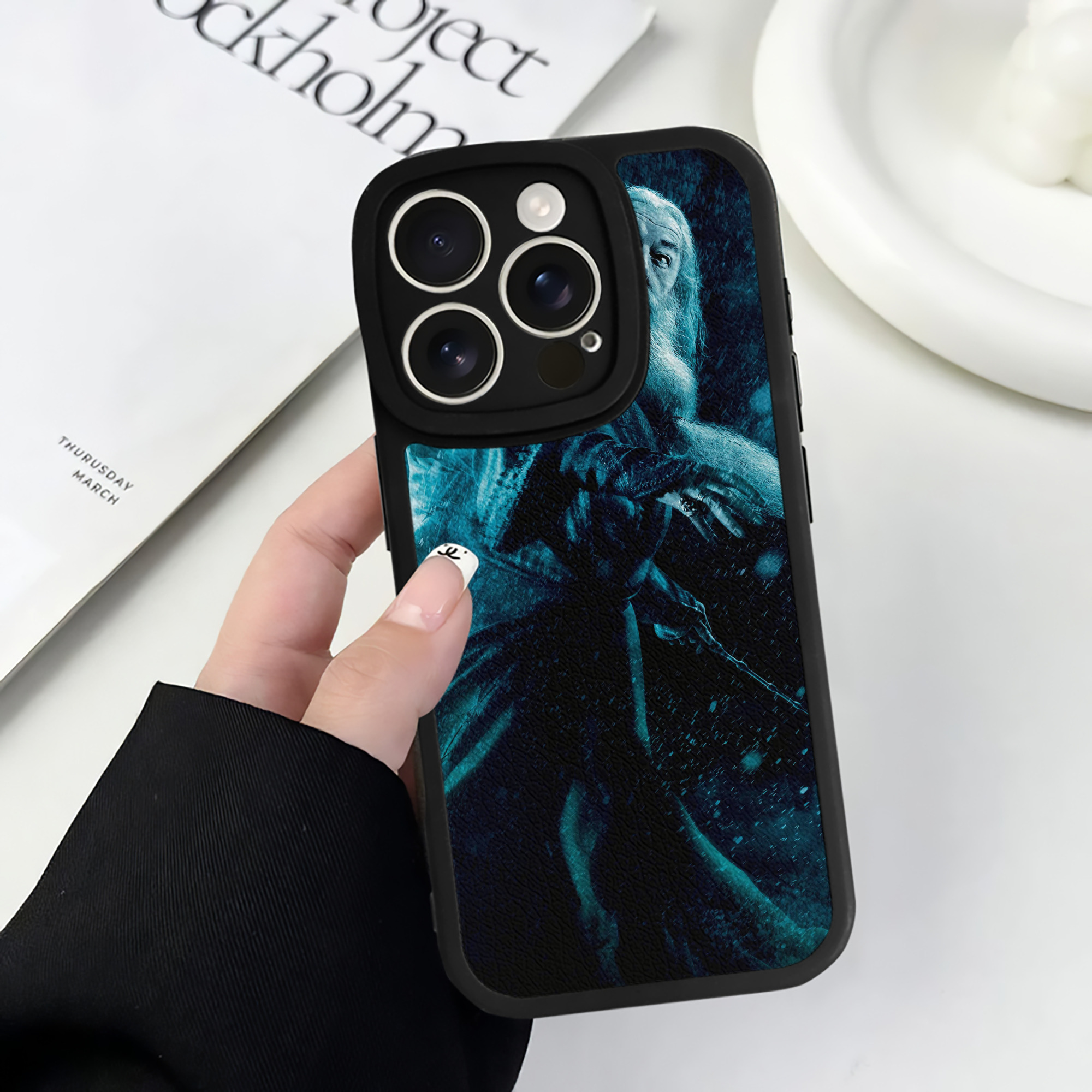 （画像用） Harry Potter ハリー・ポッターシリーズ 【iPhone 16シリーズ対応】シリコンスマホケース（レザー調） 材質：シリコン